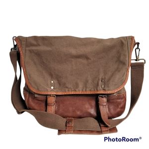 Banana Republic brown cow leather shoulder bag